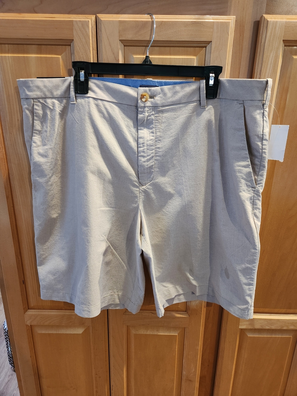 Izod Men's Light Khaki Flat Front Shorts
